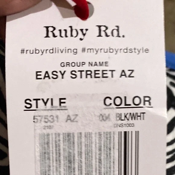 Ruby Rd. Hooded Vest - Picture 12 of 16